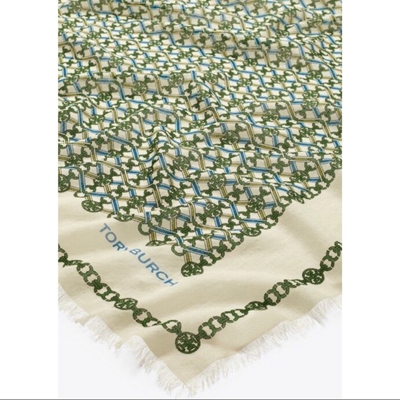 New Tory Burch Gemini Medallion Oblong Scarf Green - Picture 2 of 4